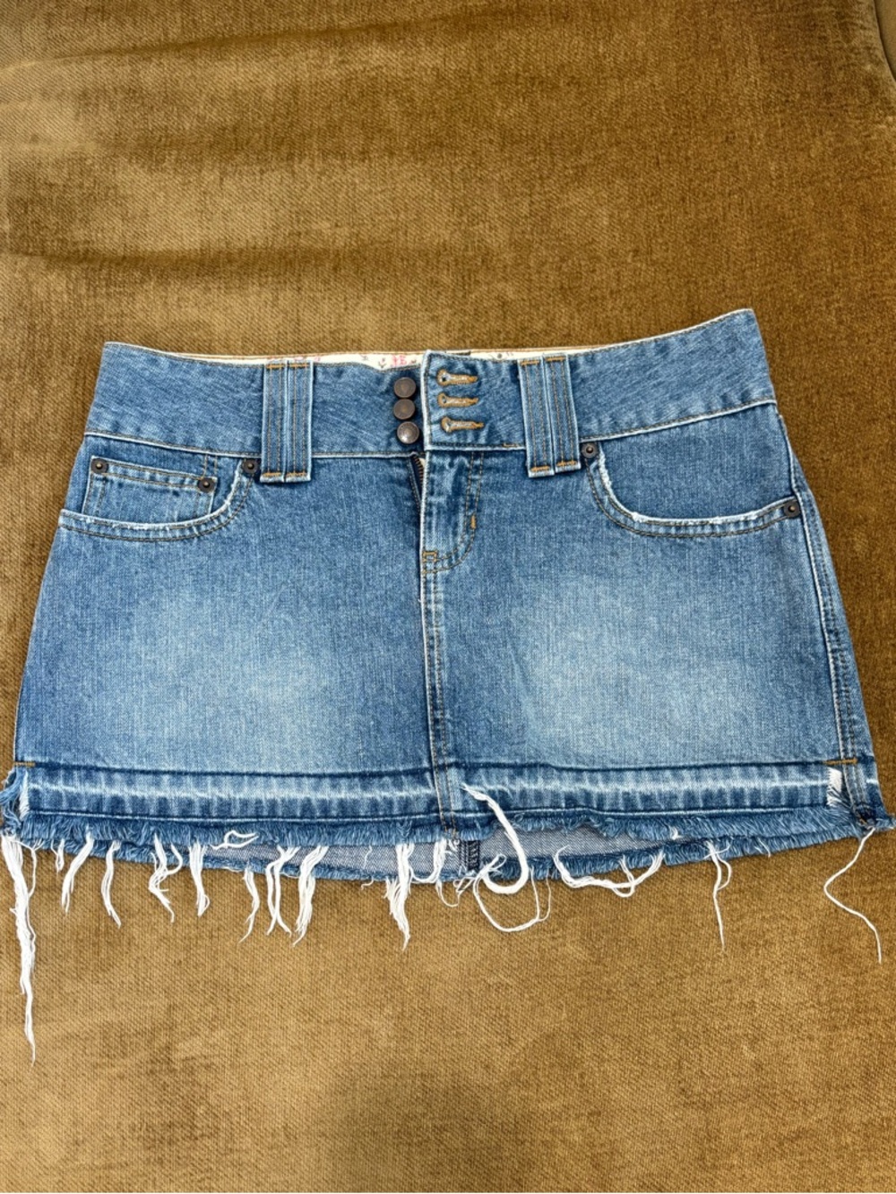 Y2K made in USA - Abercrombie & Fitch Light Blue Frayed Hem Denim Mini Skirt